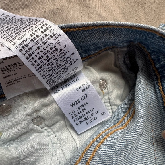 Levi’s Ribcage Jeans - Picture 5 of 5